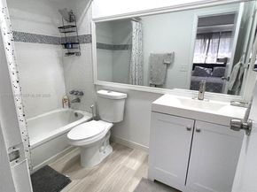 5102 NW 36th St 611, Lauderdale Lakes FL 33319