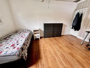 1335 NE 176th St, North Miami Beach FL 33162