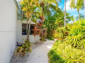 7850 SW 86th St 13, Miami FL 33143