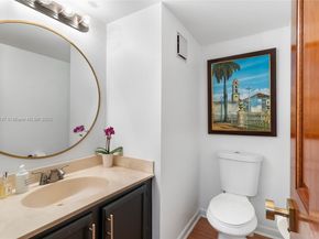 7850 SW 86th St 13, Miami FL 33143