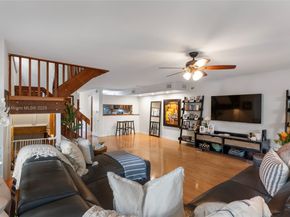 7850 SW 86th St 13, Miami FL 33143