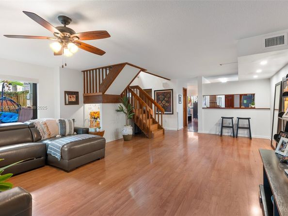 7850 SW 86th St 13, Miami FL 33143
