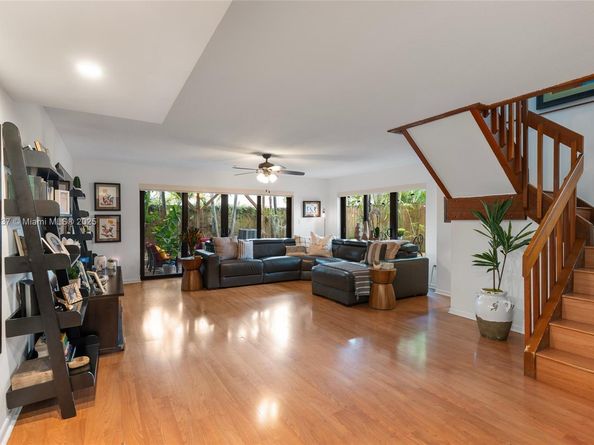 7850 SW 86th St 13, Miami FL 33143