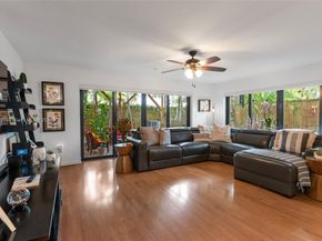 7850 SW 86th St 13, Miami FL 33143