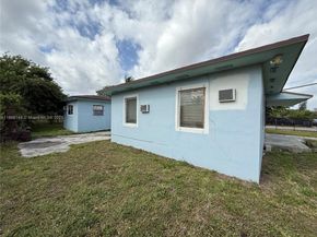 1090 NW 112th St, Miami FL 33168