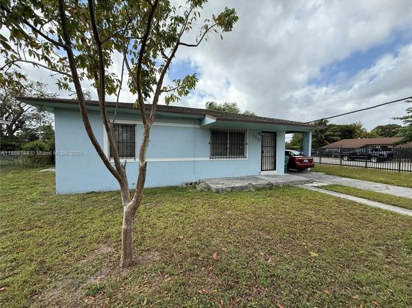 1090 NW 112th St, Miami FL 33168