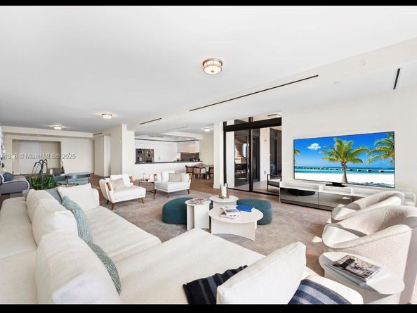 7055 Fisher Island Dr 7055, Miami Beach FL 33109