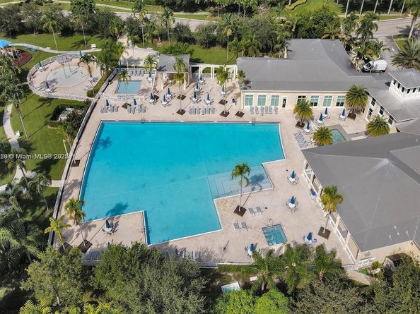 3217 SE 4th St, Homestead FL 33033