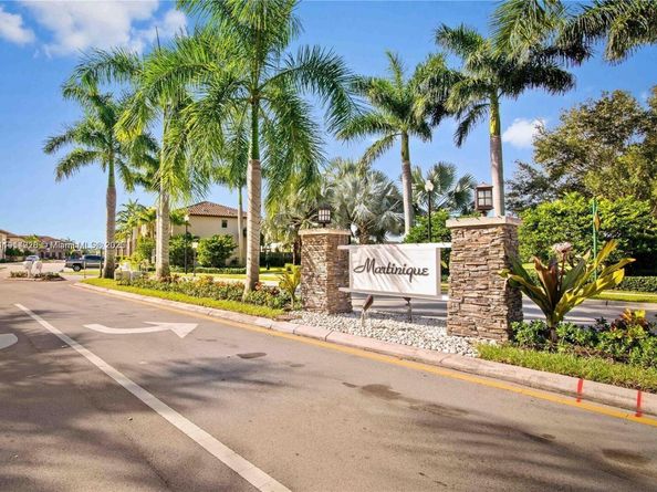 3217 SE 4th St, Homestead FL 33033