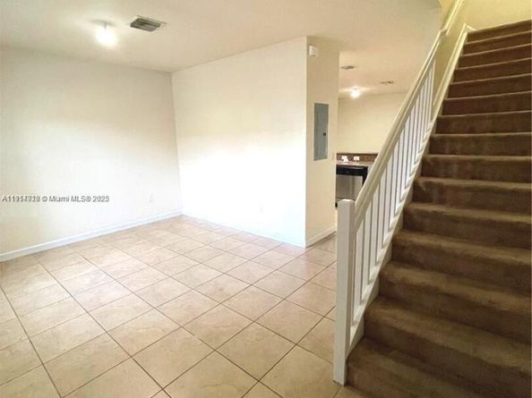 3217 SE 4th St, Homestead FL 33033