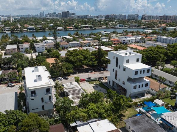 808 84th St, Miami Beach FL 33141