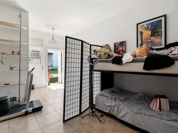 808 84th St, Miami Beach FL 33141