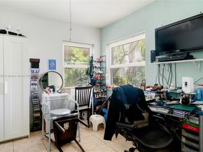 808 84th St, Miami Beach FL 33141