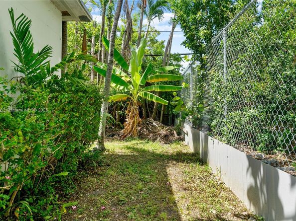 808 84th St, Miami Beach FL 33141