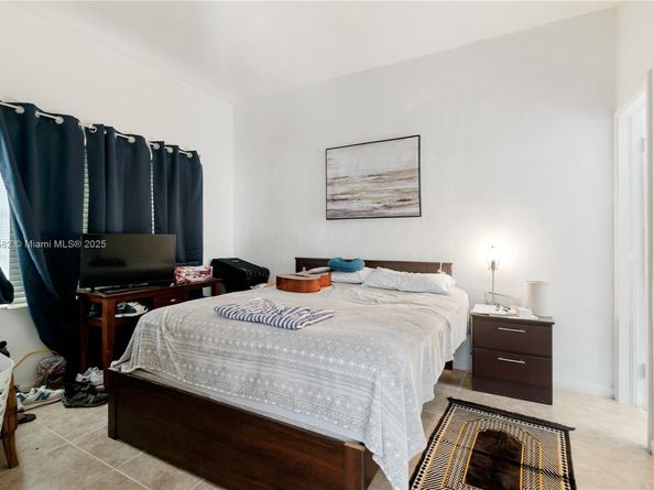 808 84th St, Miami Beach FL 33141