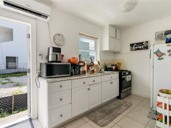 808 84th St, Miami Beach FL 33141