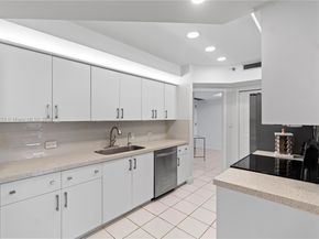 20191 E Country Club Dr 407, Aventura FL 33180