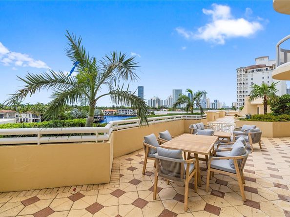 20191 E Country Club Dr 407, Aventura FL 33180