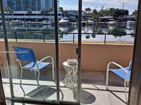 220 Kings Point Dr 106, Sunny Isles Beach FL 33160