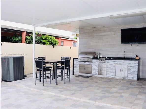1847 W 2nd Ave, Hialeah FL 33010