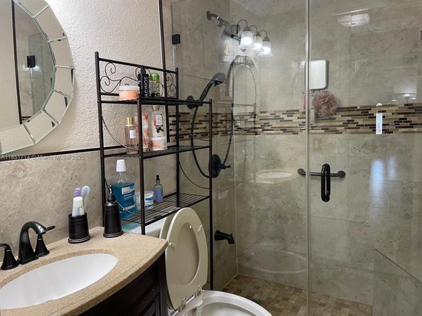 1847 W 2nd Ave, Hialeah FL 33010