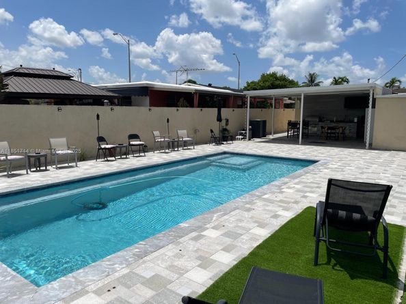 1847 W 2nd Ave, Hialeah FL 33010