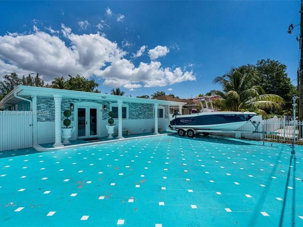 1651 NW 111th St, Miami FL 33167