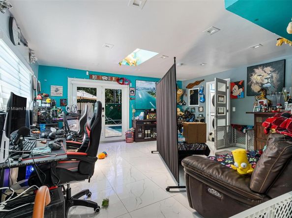 1651 NW 111th St, Miami FL 33167