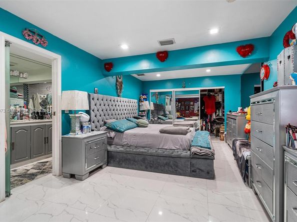 1651 NW 111th St, Miami FL 33167