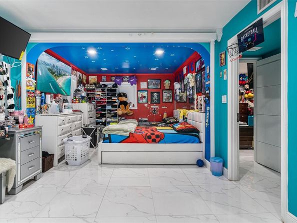 1651 NW 111th St, Miami FL 33167