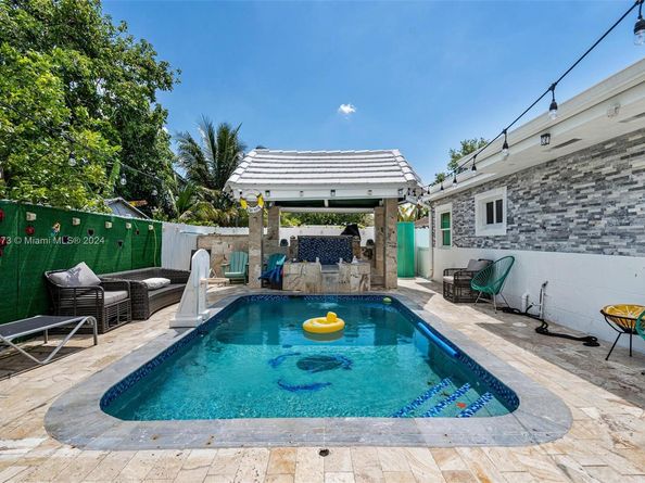 1651 NW 111th St, Miami FL 33167