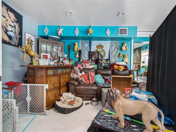 1651 NW 111th St, Miami FL 33167