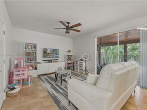 324 NW 153rd Ln, Pembroke Pines FL 33028