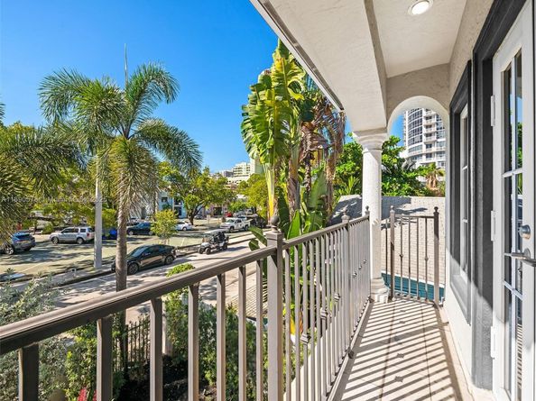 821 SE 2nd Ct, Fort Lauderdale FL 33301