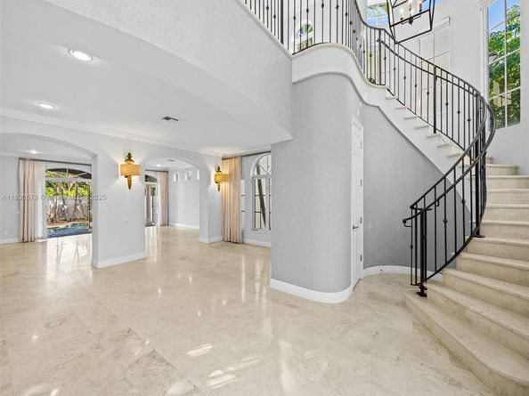 821 SE 2nd Ct, Fort Lauderdale FL 33301