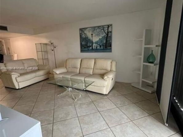 8255 Abbott Ave 402, Miami Beach FL 33141