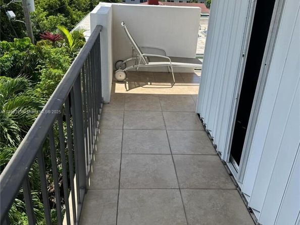 8255 Abbott Ave 402, Miami Beach FL 33141
