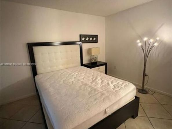 8255 Abbott Ave 402, Miami Beach FL 33141