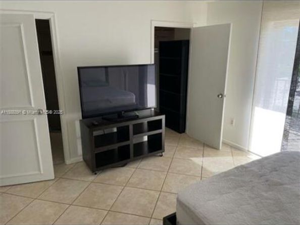 8255 Abbott Ave 402, Miami Beach FL 33141