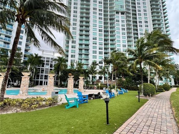 2641 N Flamingo Rd 2703N, Sunrise FL 33323