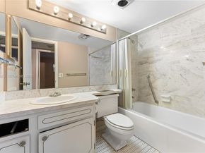 8901 S Hollybrook Blvd 303, Pembroke Pines FL 33025