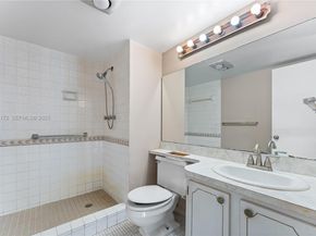 8901 S Hollybrook Blvd 303, Pembroke Pines FL 33025