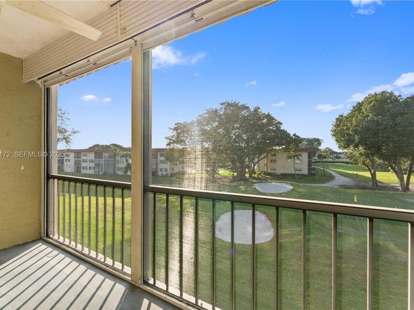 8901 S Hollybrook Blvd 303, Pembroke Pines FL 33025