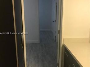 3401 N Country Club Dr 219, Aventura FL 33180