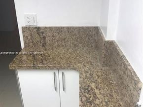 3401 N Country Club Dr 219, Aventura FL 33180