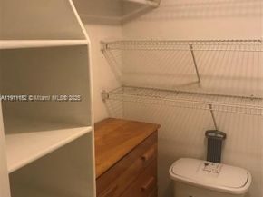 3401 N Country Club Dr 219, Aventura FL 33180