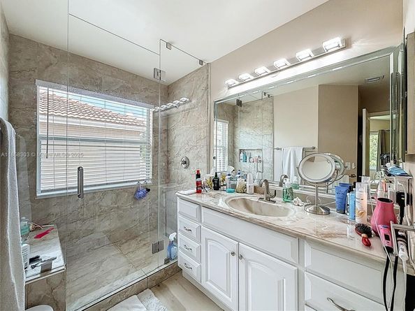 15329 SW 51st St, Davie FL 33331