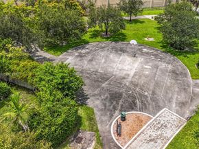 15329 SW 51st St, Davie FL 33331