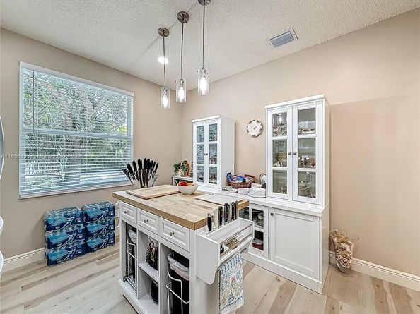 15329 SW 51st St, Davie FL 33331