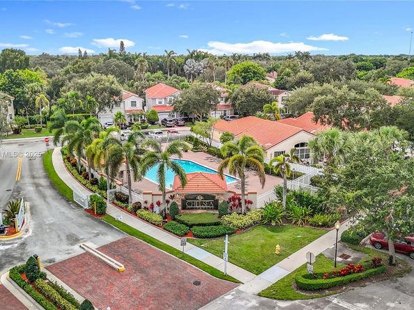 15329 SW 51st St, Davie FL 33331